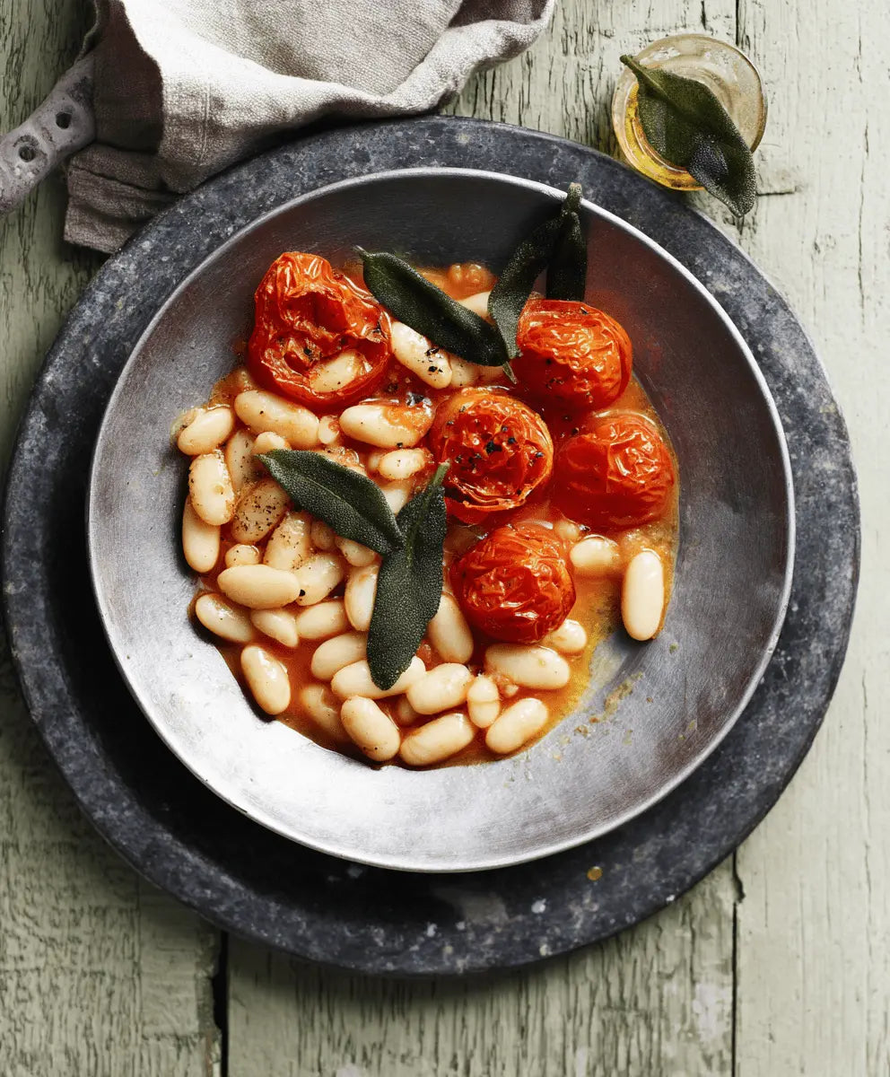 Cremige Cannellini-Bohnen mit Salbei & Ofentomaten - Vola Food GmbH